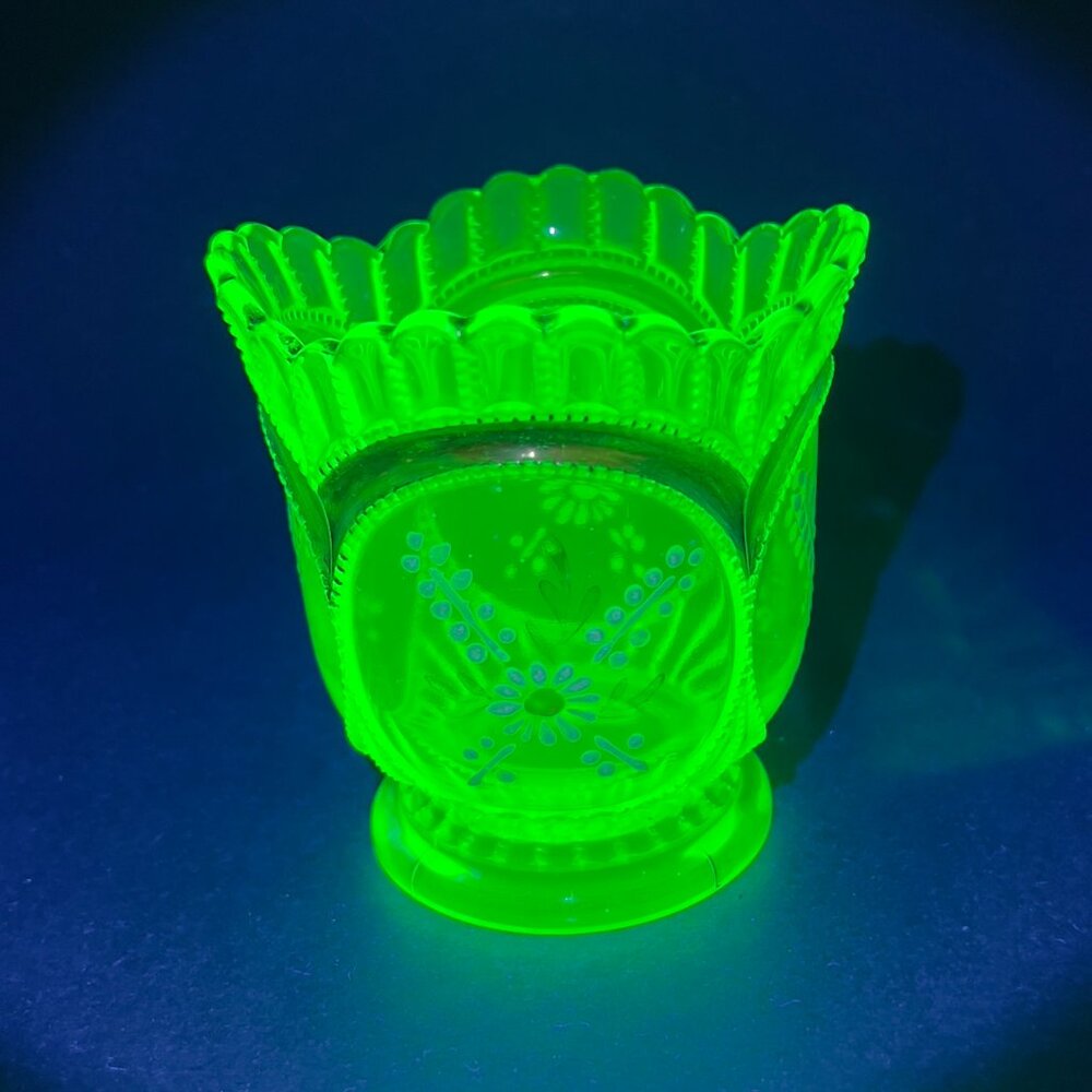 Antique Northwood Dugan Beaded Circle Uranium Glass Apple Green Enameled Flowers